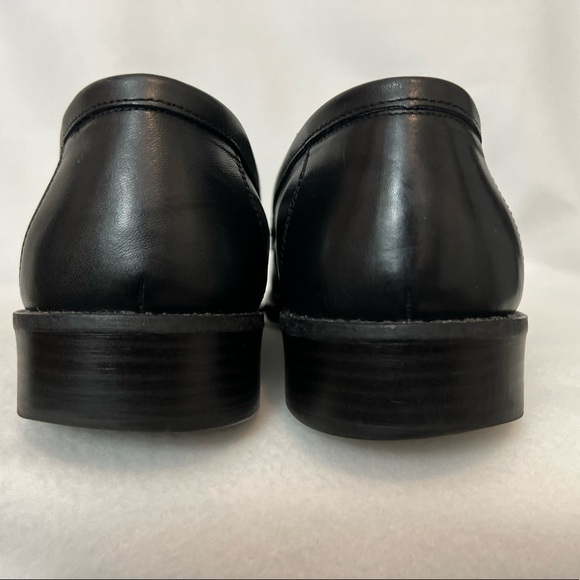 Johnston & Murphy size 9 1/2 Black Leather Slip On Mens Loafers